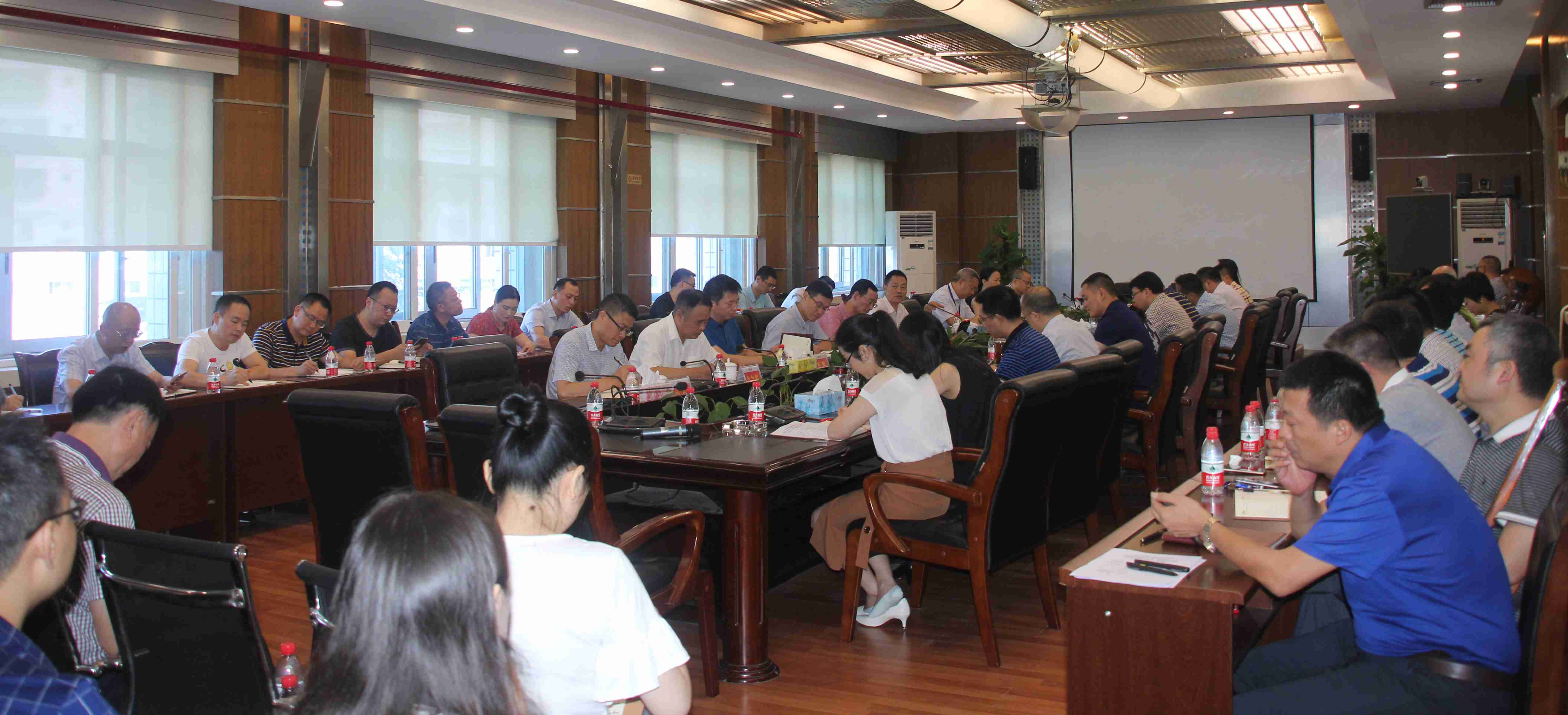 集團(tuán)會議圖片1_副本
